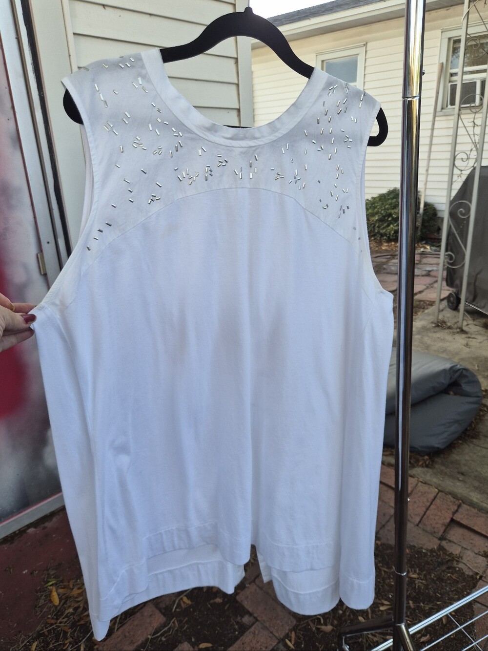 SALE!! Vera Wang White Sleeveless Beaded Yoke Top